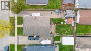 307 S WALLACE Avenue S | Welland Ontario | Slide Image Twelve