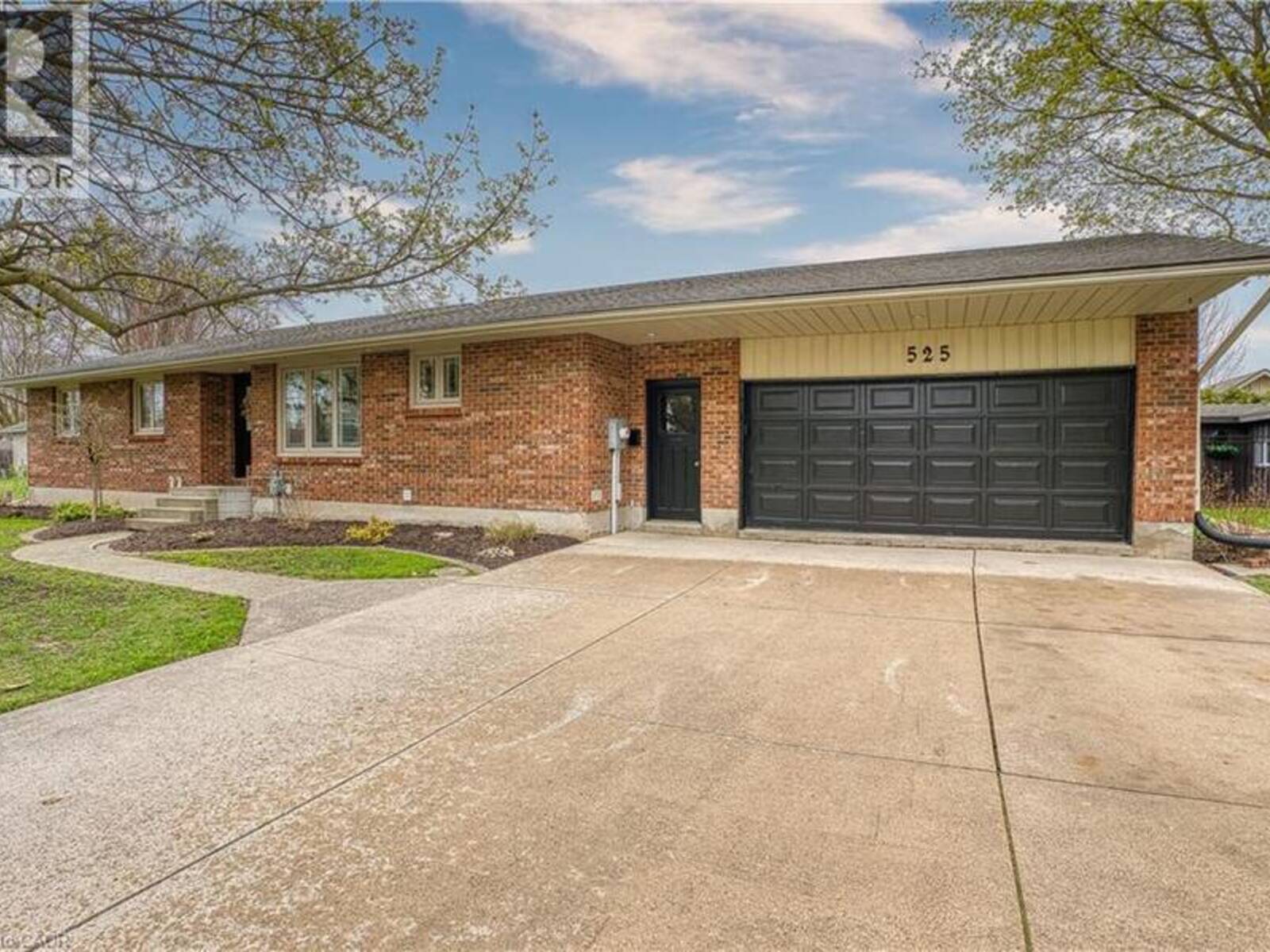 525 BLAKE Street E, Listowel, Ontario N4W 3N6