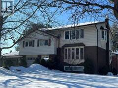134 GREENBRIER Drive Waterloo Ontario, N2L 4B5