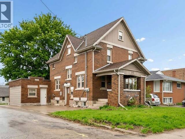 22 DELLROY Avenue Kitchener Ontario, N2A 2S1 - Multi-family Home For Sale