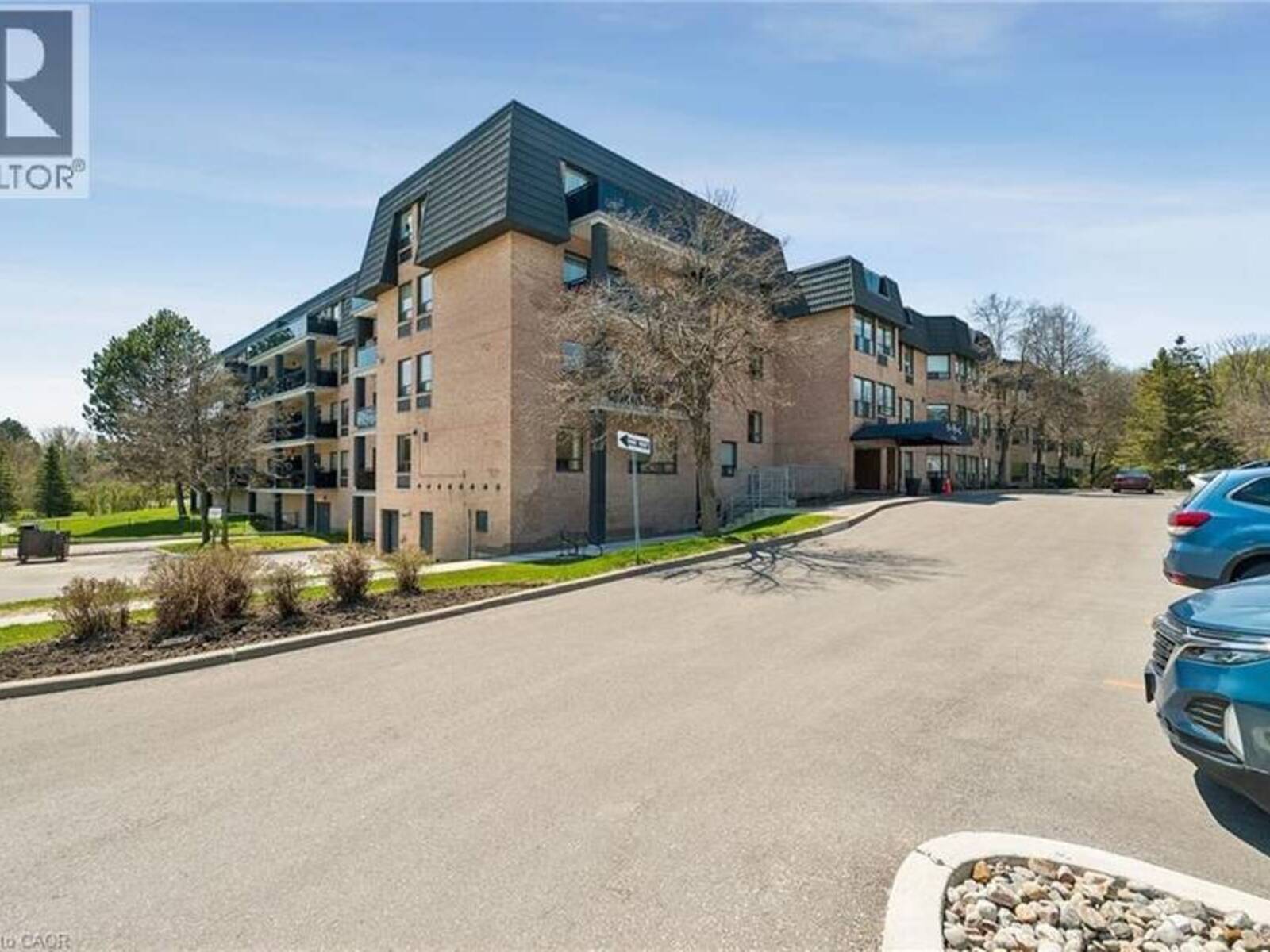 155 MAIN Street N Unit# 327, Newmarket, Ontario L3Y 8C2