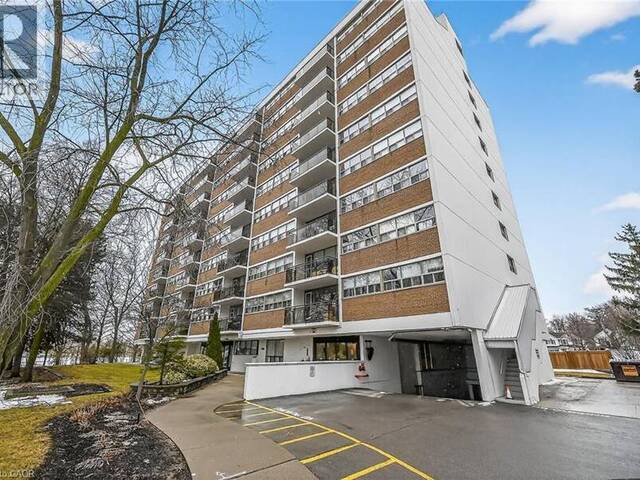 212 KERR Street Unit# 702 Oakville Ontario, L6K 3B1 - 2 Bedrooms Condo For Sale