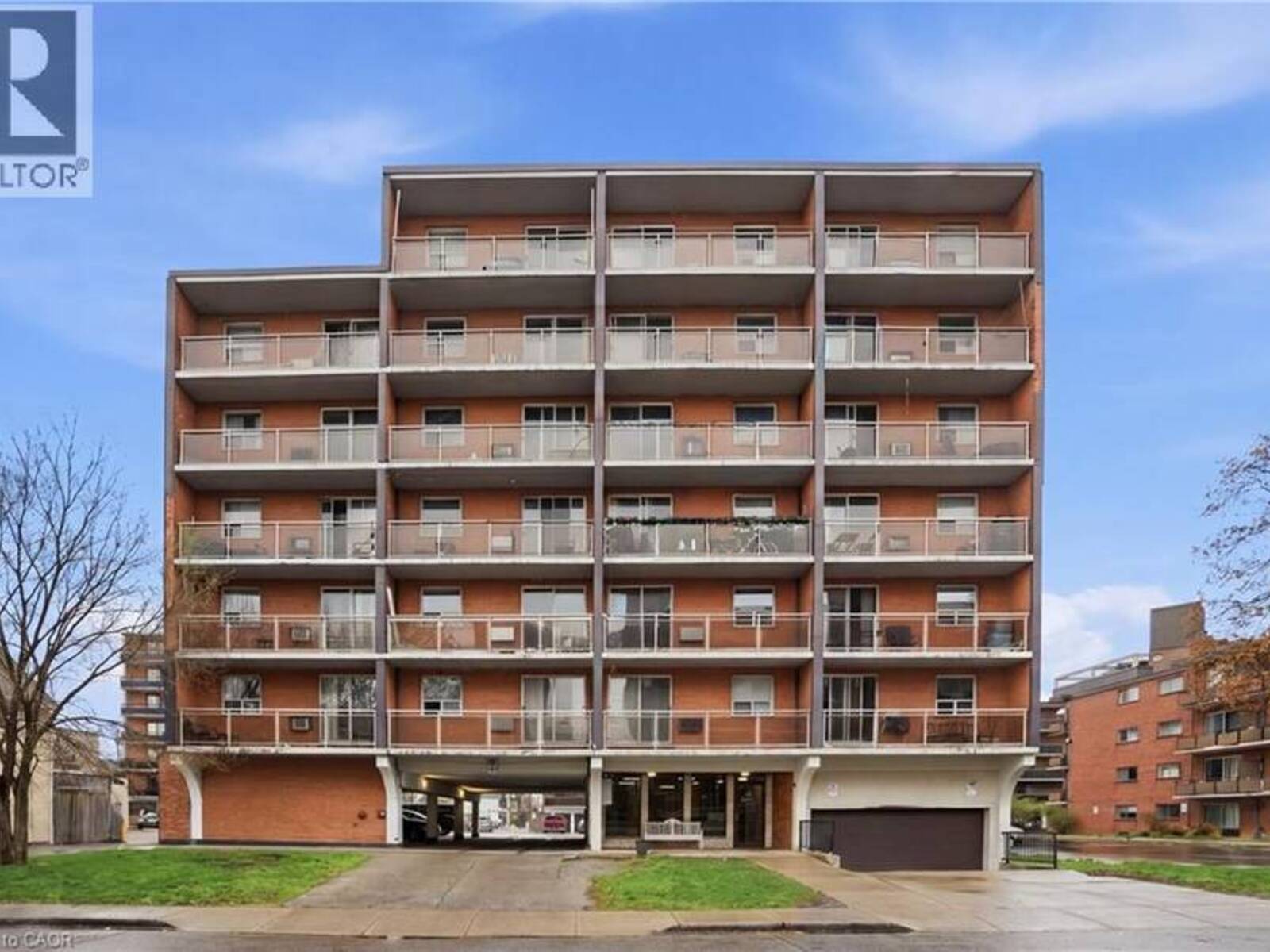 30 SUMMIT Avenue Unit# 401, Hamilton, Ontario L8V 2R8