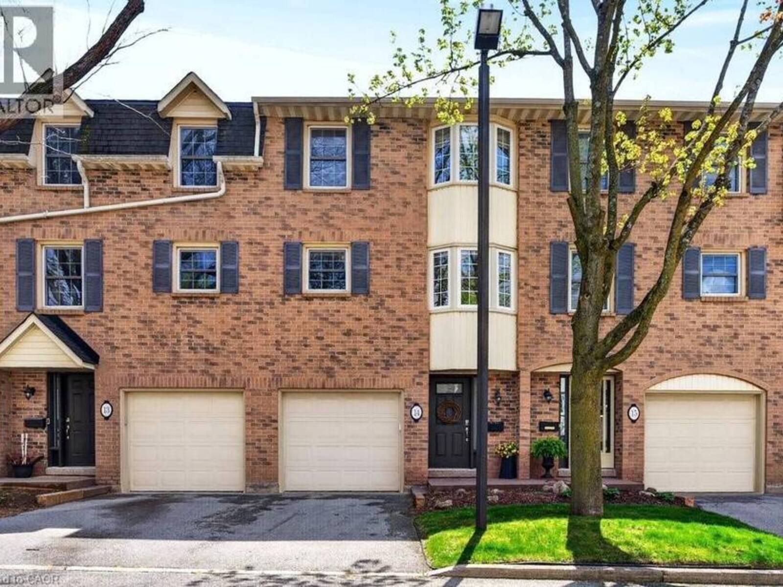 1351 ONTARIO Street Unit# 14, Burlington, Ontario L7S 1E9