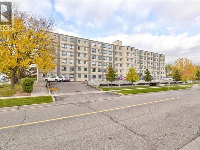 18 HOLBORN Court Unit# 104 Kitchener Ontario, N2A 4A1 - 2 Bedrooms Condo For Sale