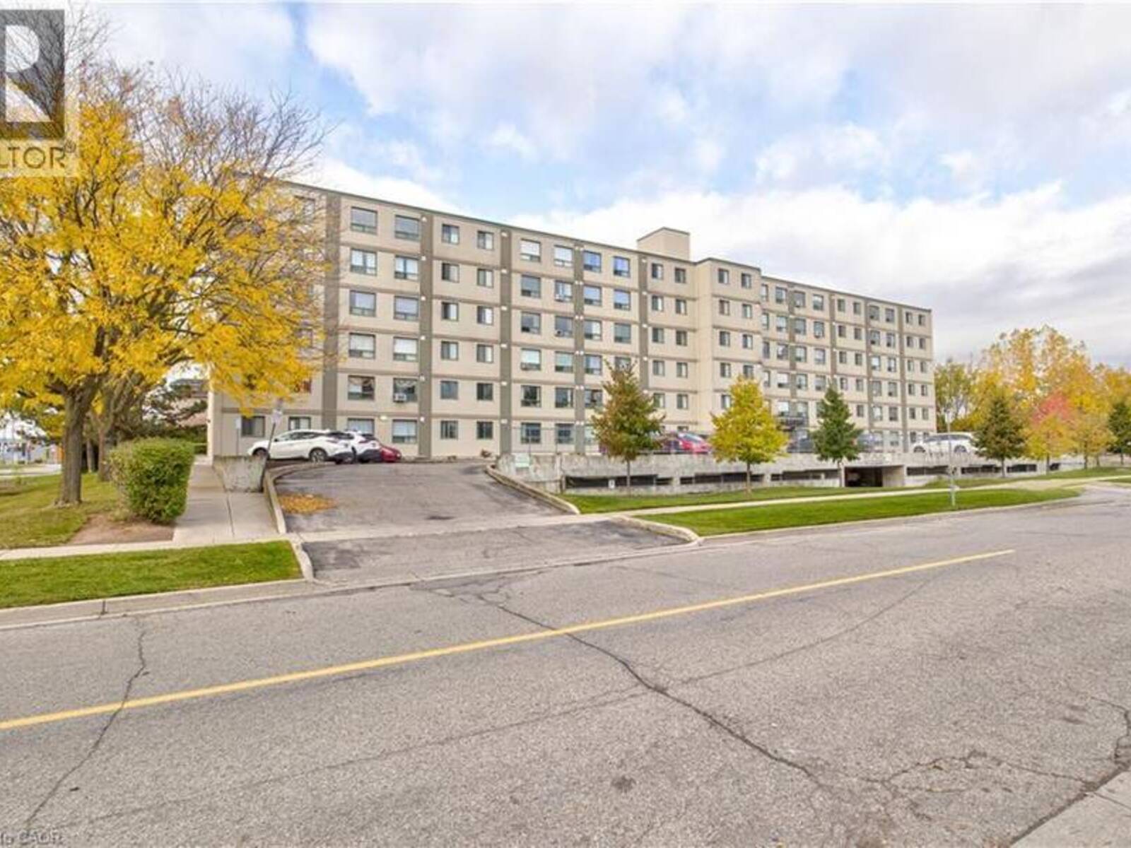 18 HOLBORN Court Unit# 104, Kitchener, Ontario N2A 4A1