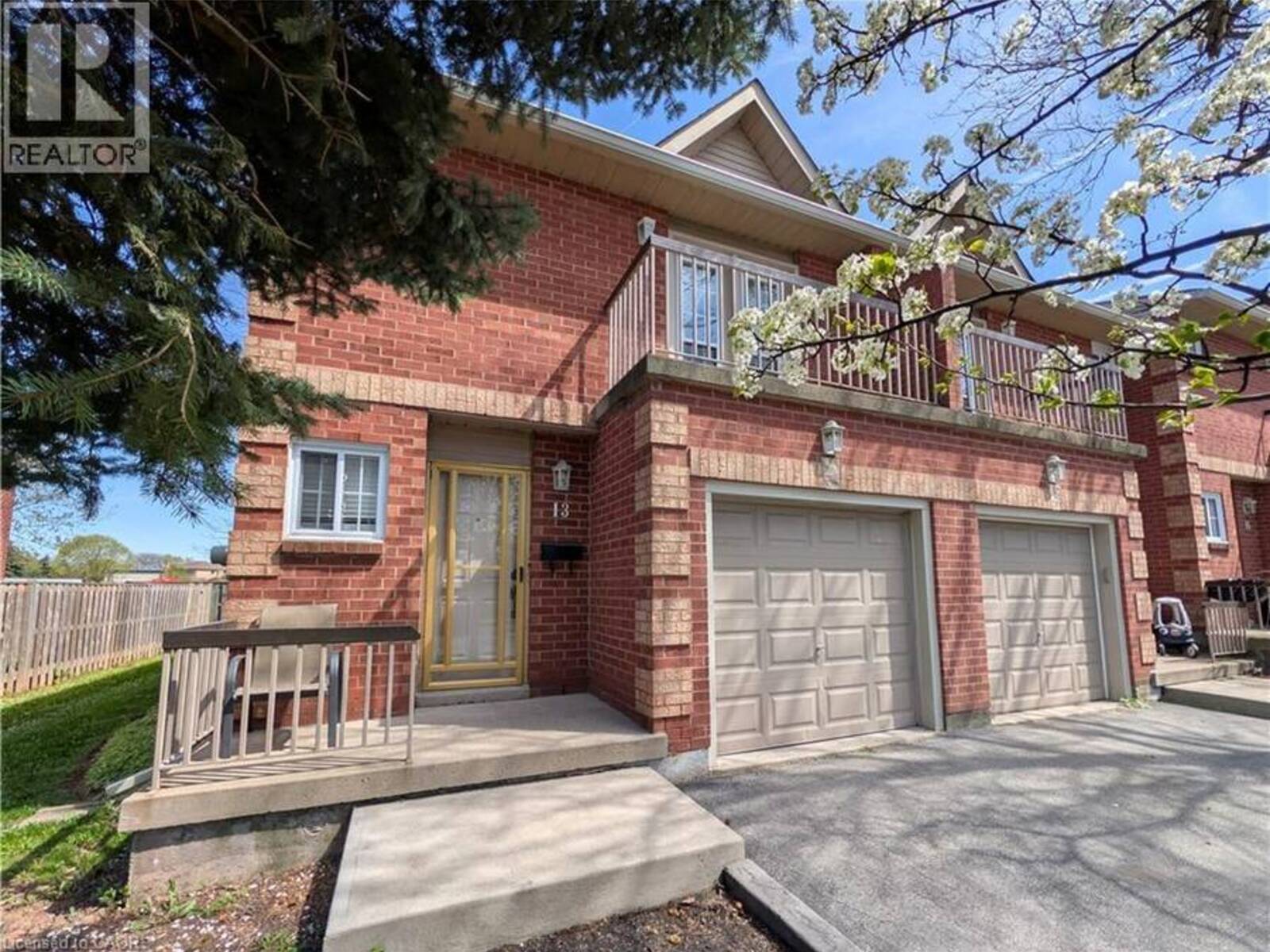 34 DYNASTY Avenue Unit# 13, Hamilton, Ontario L8G 5C7