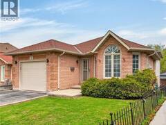 6 GLENHOLLOW Drive Hamilton Ontario, L8J 3R8