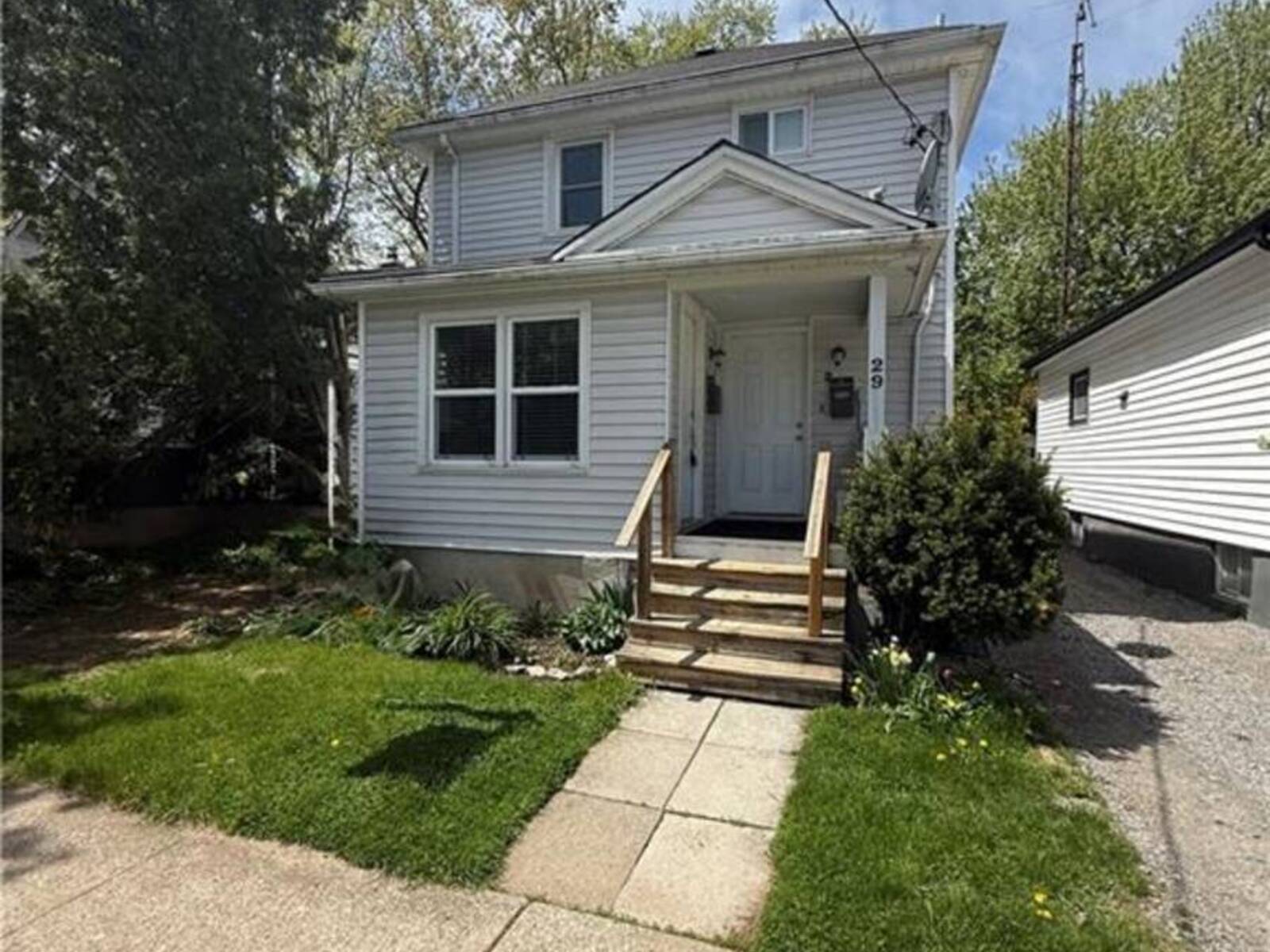 29 RODMAN Street, St. Catharines, Ontario L2R 5C9