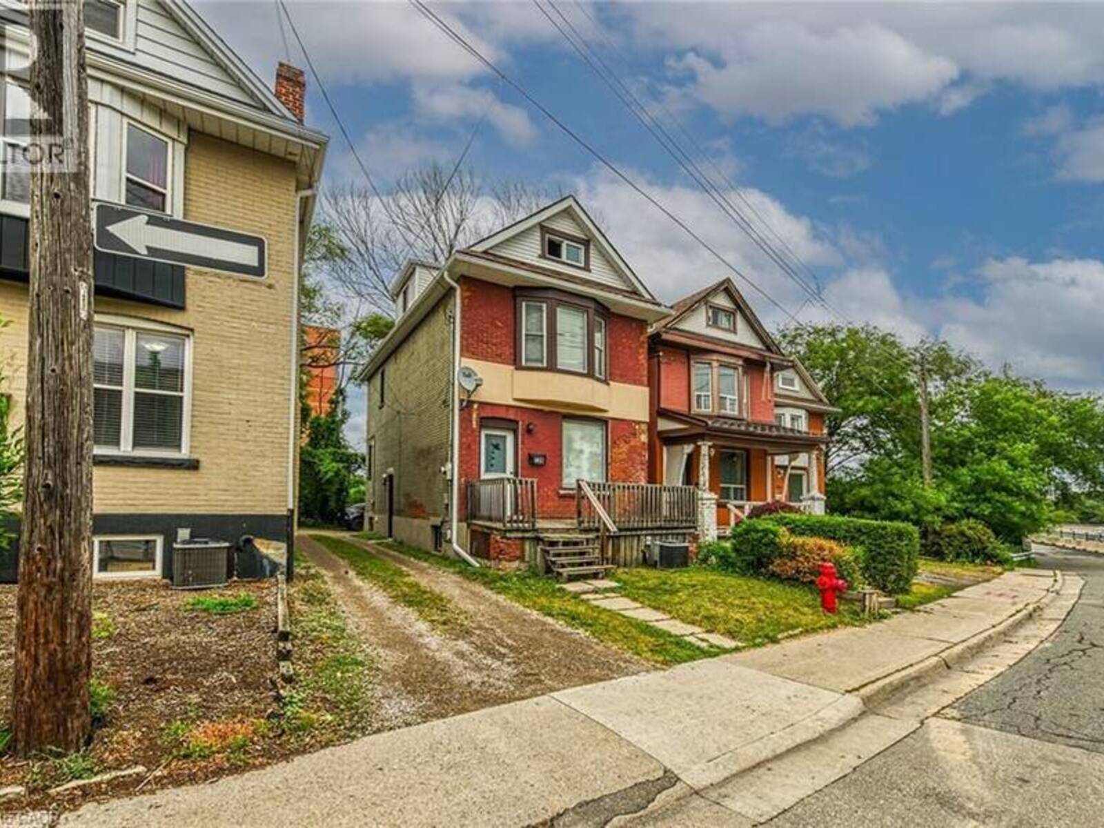 738 KING Street W, Hamilton, Ontario L8S 1J8
