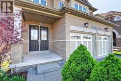 82 CHAUMONT Drive | Hamilton Ontario | Slide Image Three