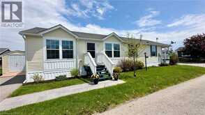 4 CRICKLEWOOD Crescent | Selkirk Ontario | Slide Image One