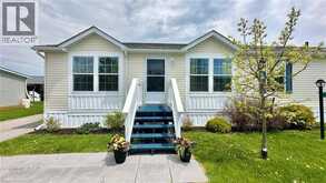 4 CRICKLEWOOD Crescent | Selkirk Ontario | Slide Image Two