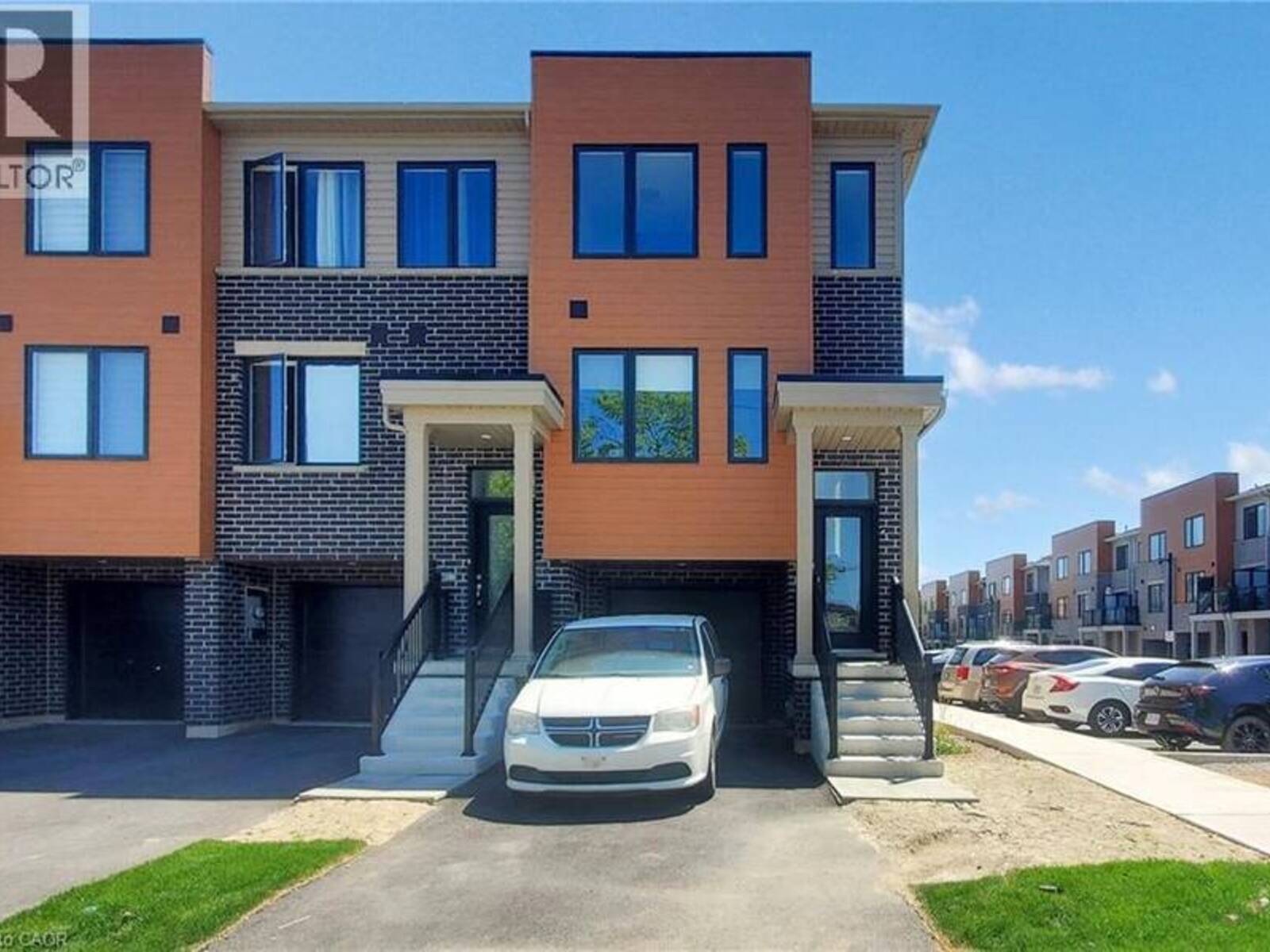 2 REID Avenue N, Hamilton, Ontario L8H 0B5