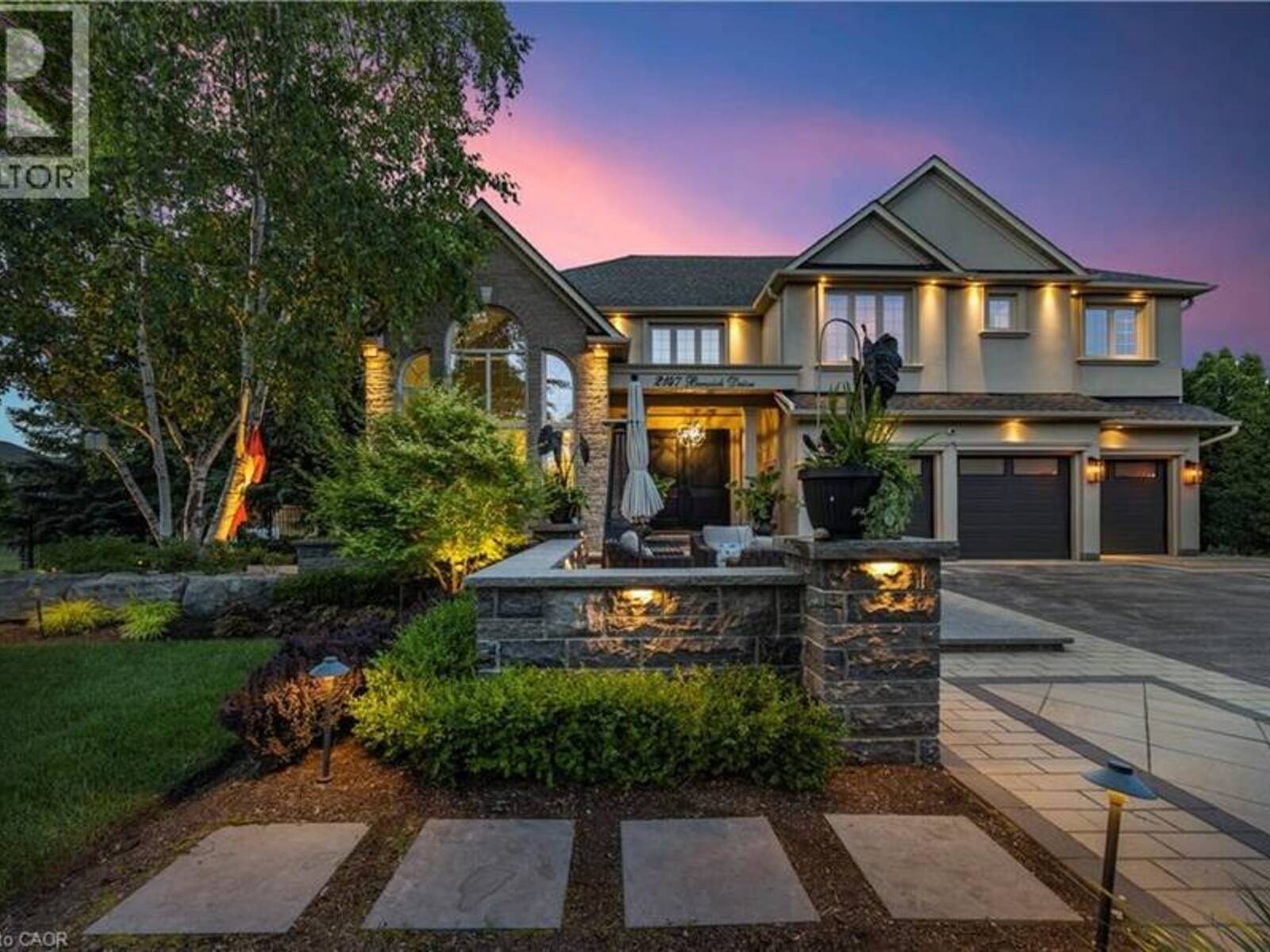 2147 BERWICK Drive, Burlington, Ontario L7M 4B2
