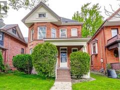 18 FAIRLEIGH Crescent Hamilton Ontario, L8M 2K9