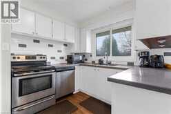 46 BEACONSFIELD Drive | Hamilton Ontario | Slide Image Thirteen
