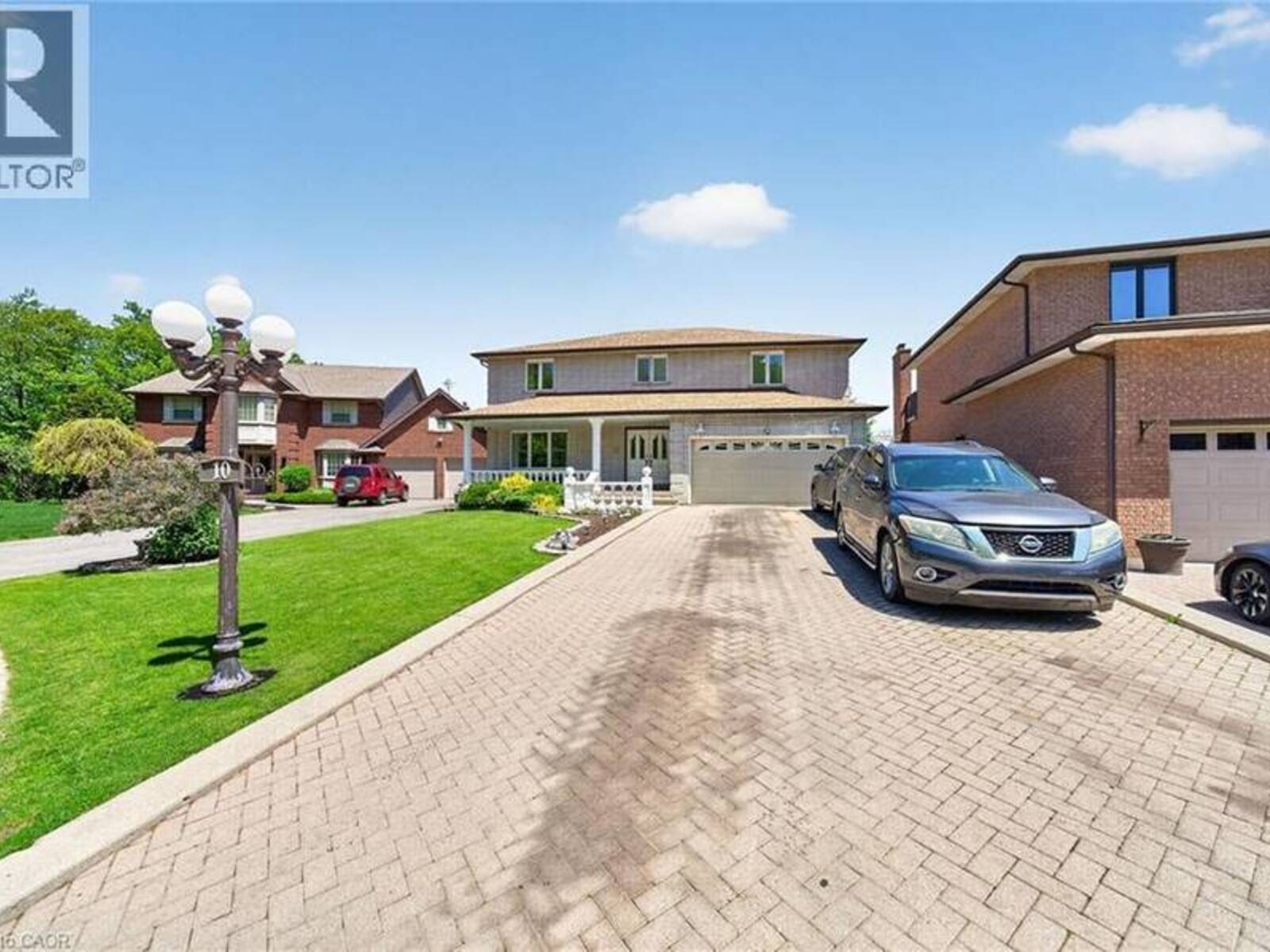 10 SKYE Court, Hamilton, Ontario L8G 4R6