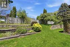 9 MAGNOLIA Court | Fonthill Ontario | Slide Image Four