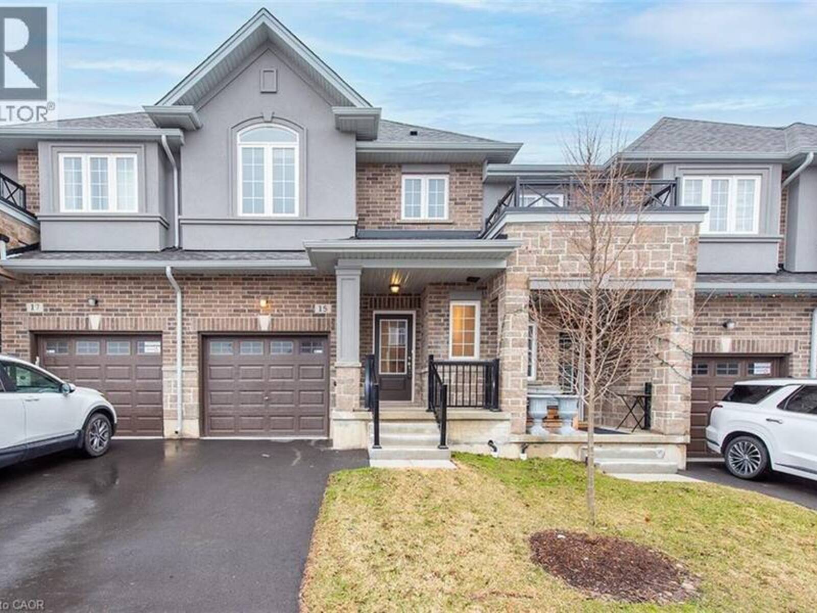 15 LINDEN PARK Lane, Hamilton, Ontario L9A 1Y1