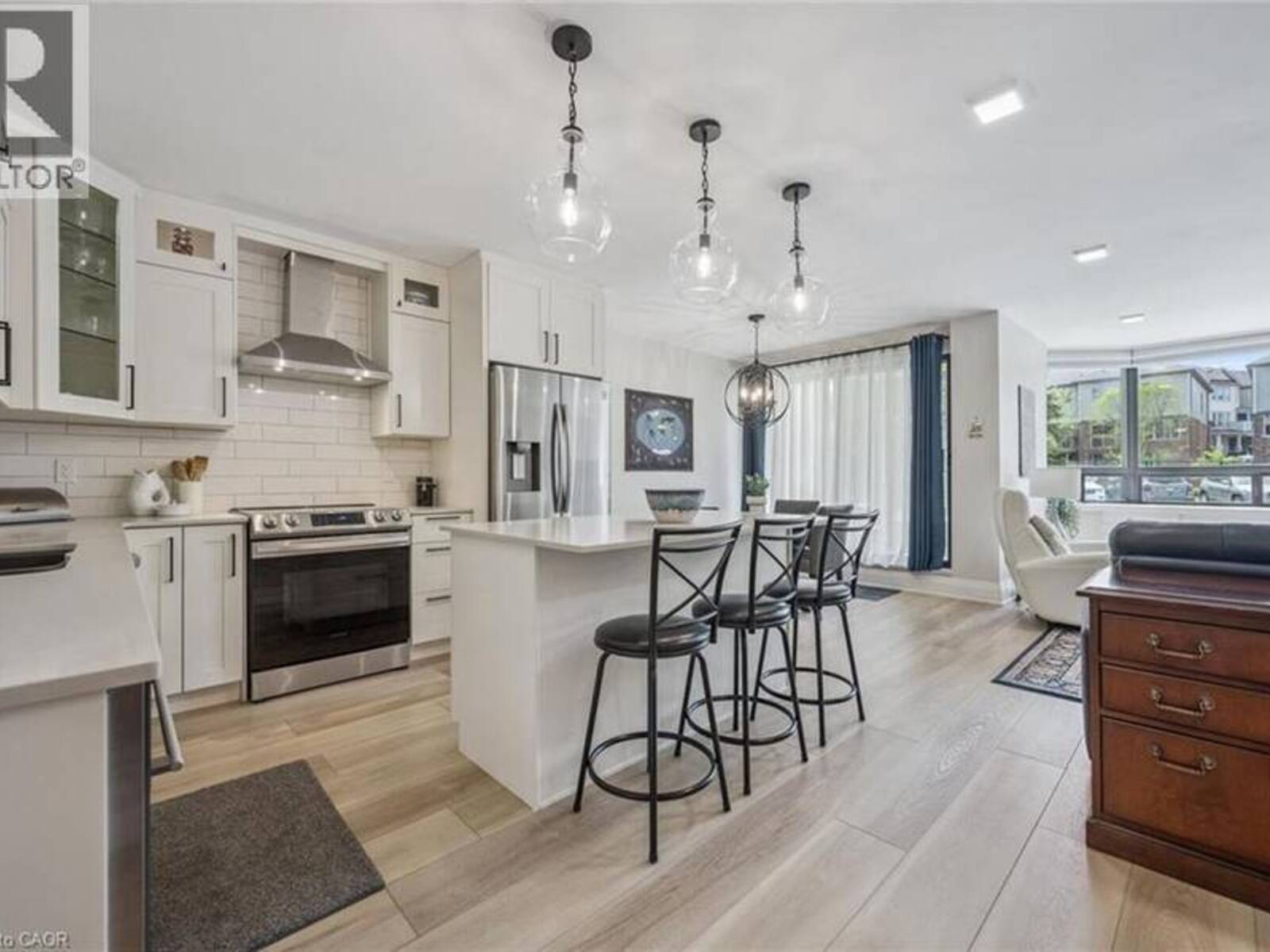 688 PRESTON Parkway Unit# 101, Cambridge, Ontario N3H 5K6