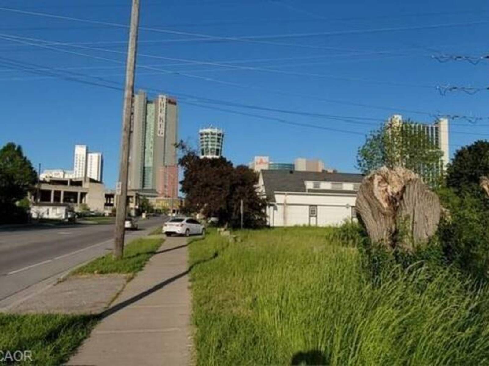 5668 DUNN Street, Niagara Falls, Ontario L2G 2N7