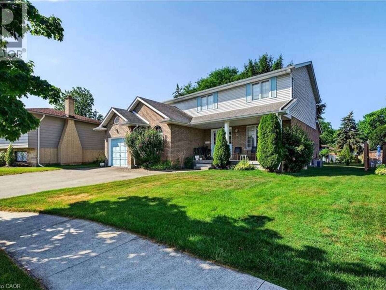 11 GREENBRIAR Court, Welland, Ontario L3C 5T7