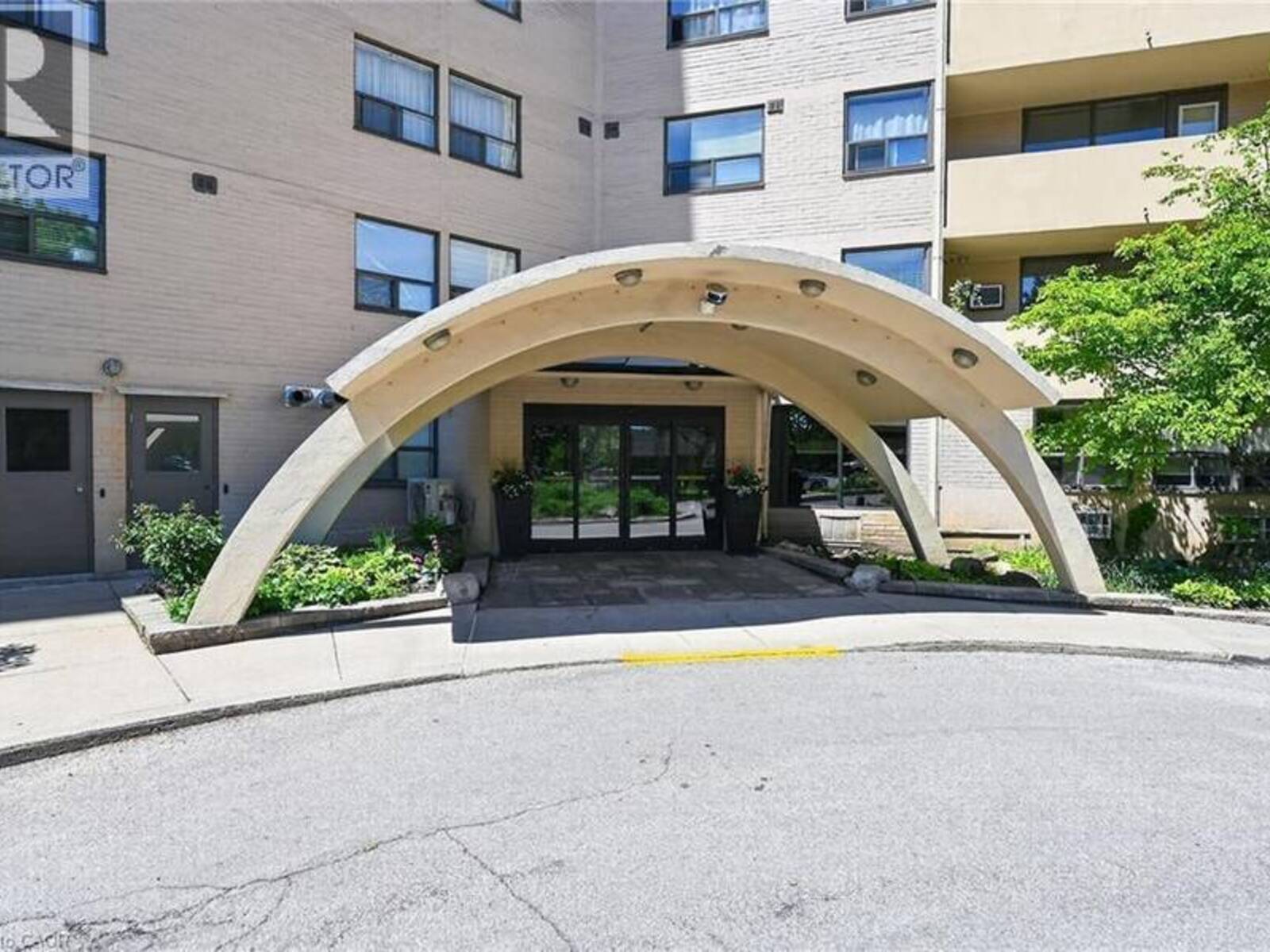 700 DYNES Road Unit# 101, Burlington, Ontario L7N 3M2