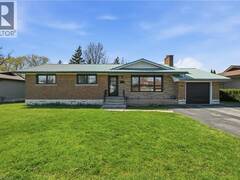 3533 DORCHESTER Road Niagara Falls Ontario, L2J 3A4