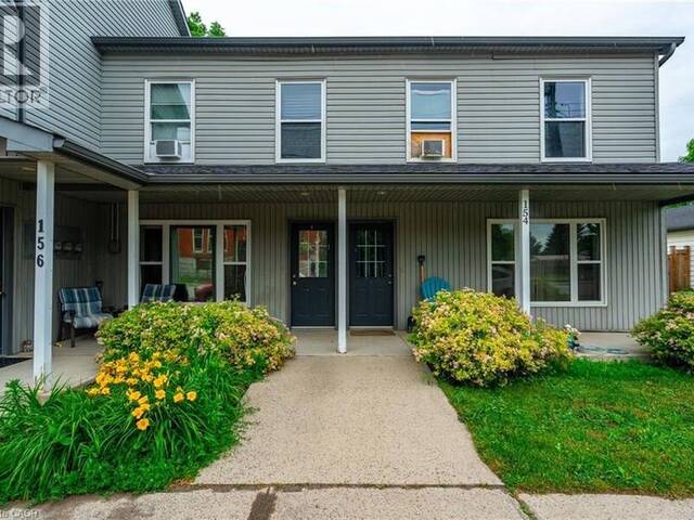 154-156 FREELTON Road Hamilton Ontario, L8B 0Z5 - Multi-family Home For Sale