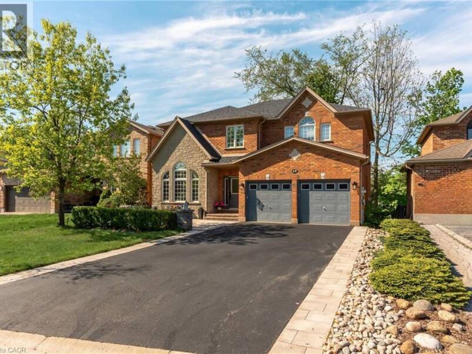 12 BUMAN Court, Barrie, Ontario L4N 0L3