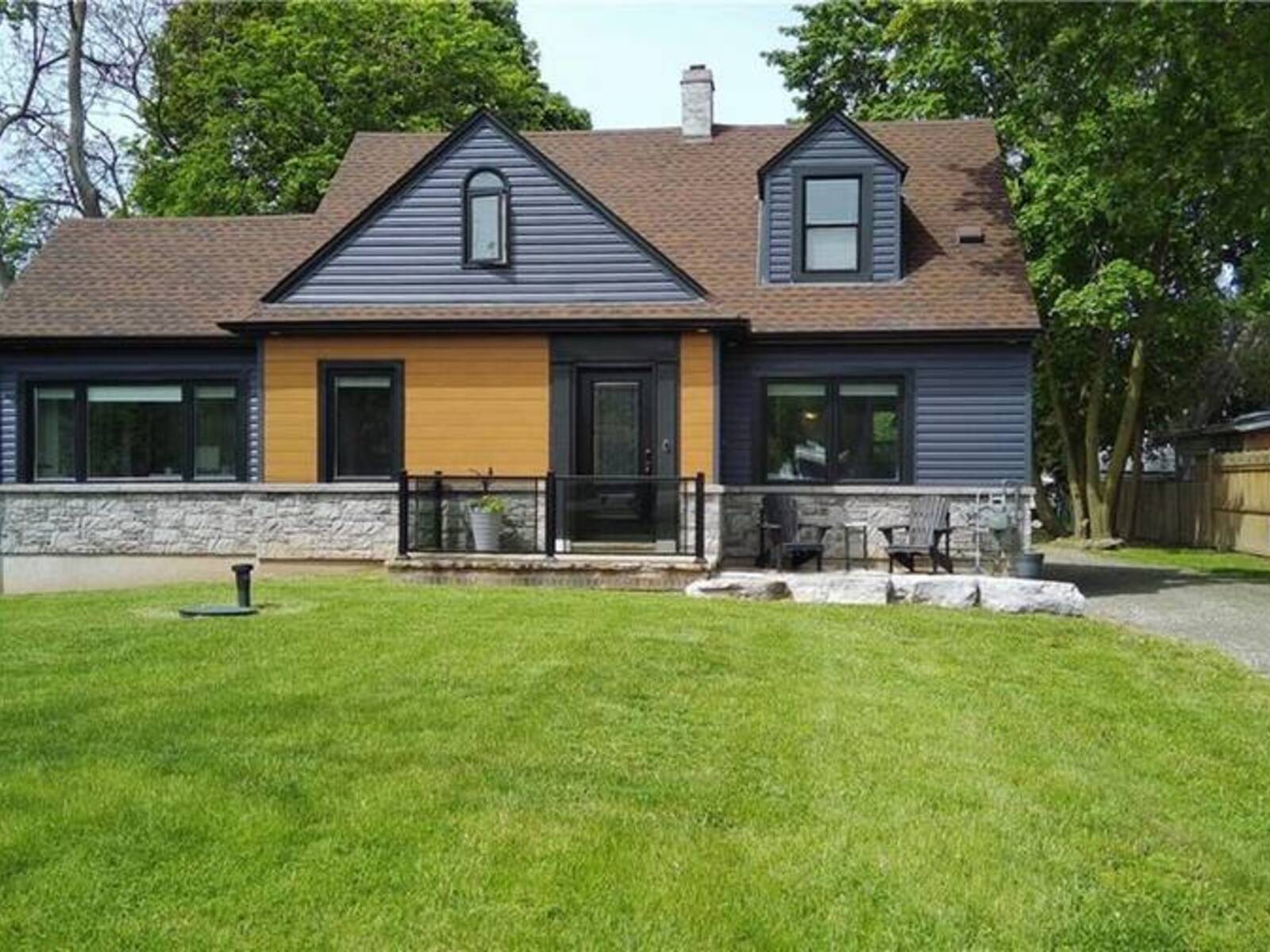 1429 HIGHWAY NO 8, Hamilton, Ontario L8E 5K8