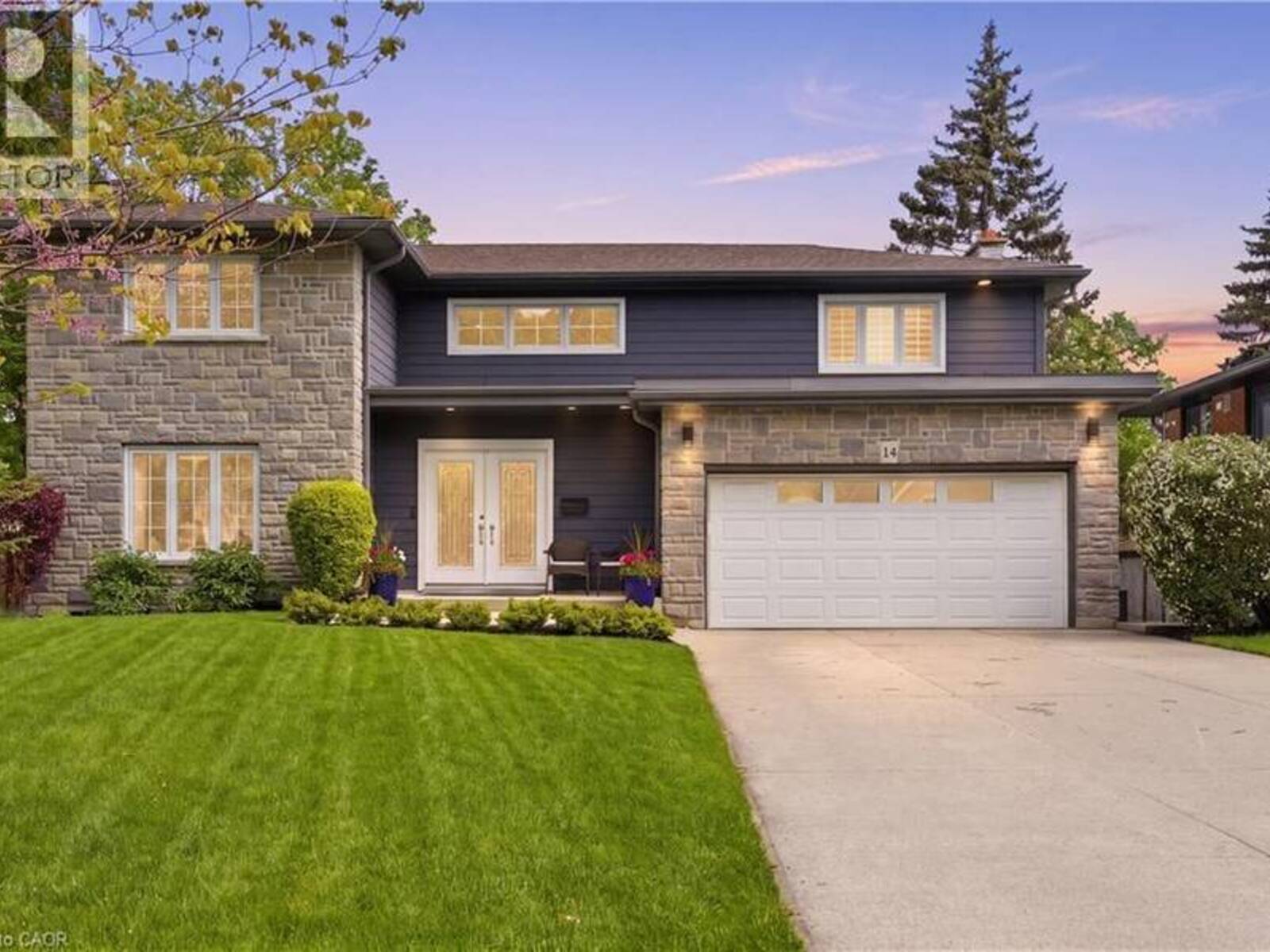 14 LESLIE Drive, Hamilton, Ontario L8G 2P9