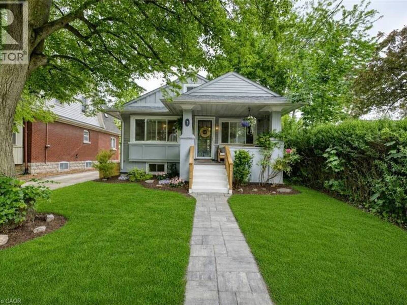 7 PINEHILL Road, St. Catharines, Ontario L2R 3R6