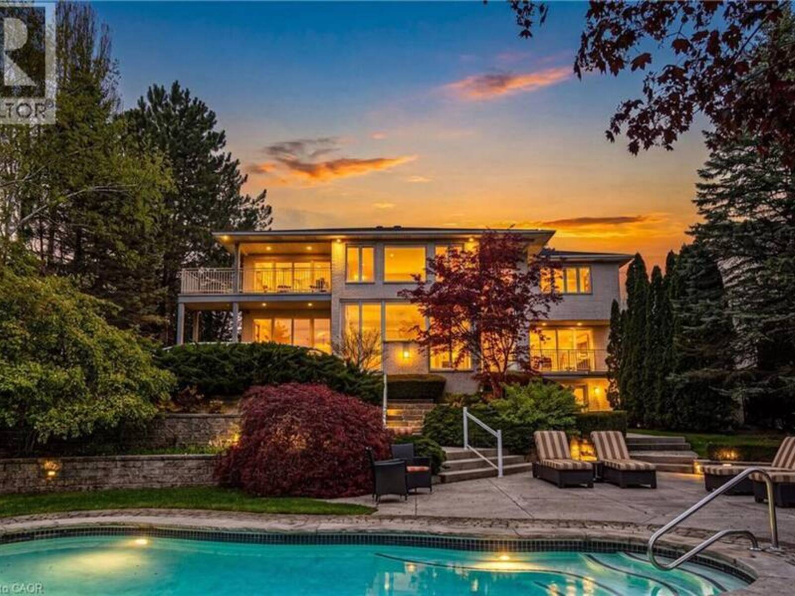 2 ANSLOW Court, Dundas, Ontario L9H 6Z2