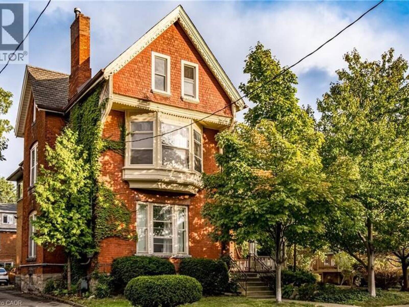 95-97 S FAIRHOLT Road S, Hamilton, Ontario L8M 2T6