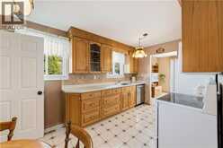 450 BRIGADOON Drive | Hamilton Ontario | Slide Image Ten
