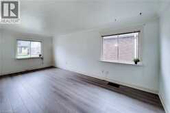 187 PARADISE Road N | Hamilton Ontario | Slide Image Sixteen