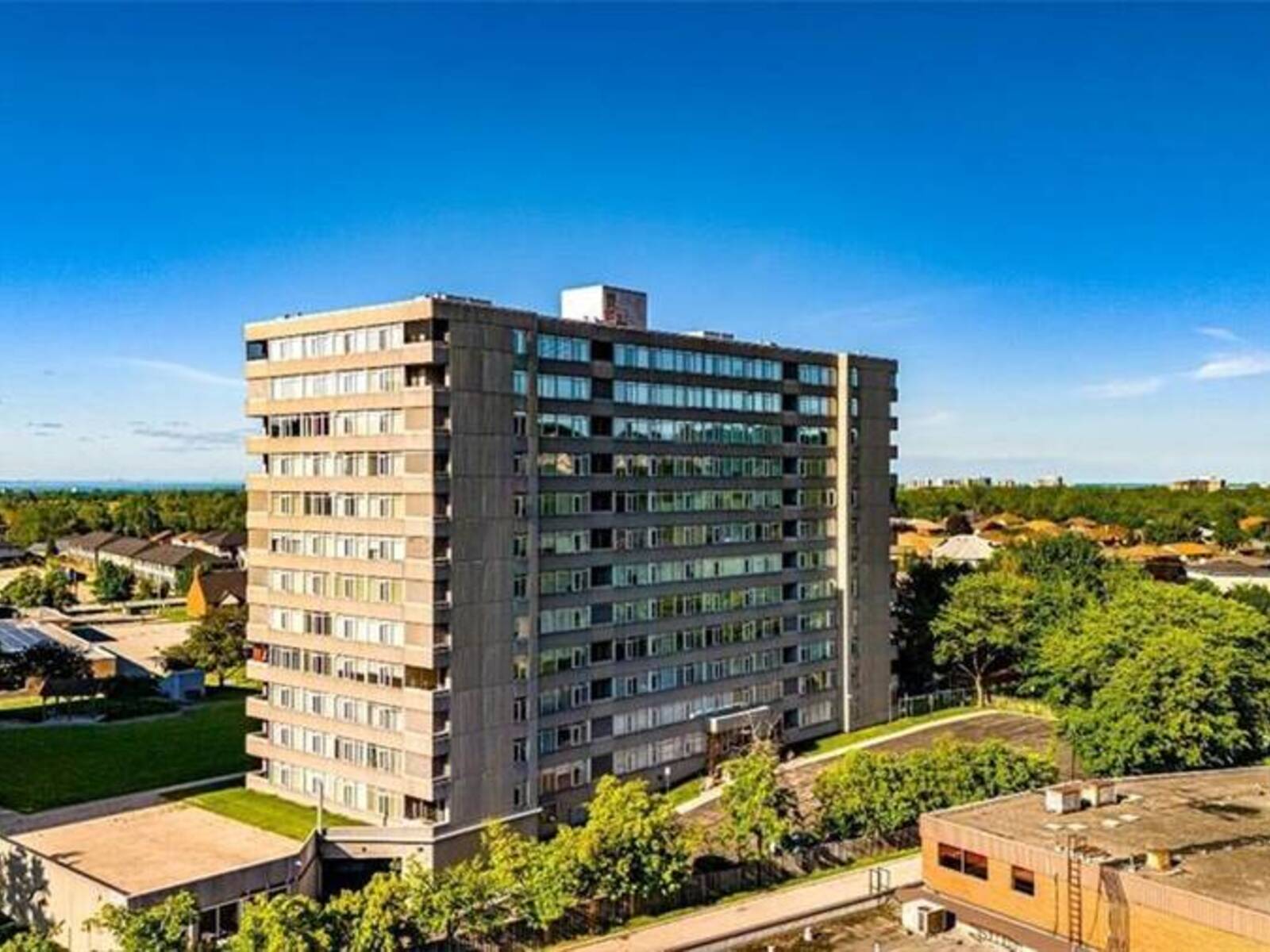 40 HARRISFORD Street Unit# 802, Hamilton, Ontario L8K 6N1