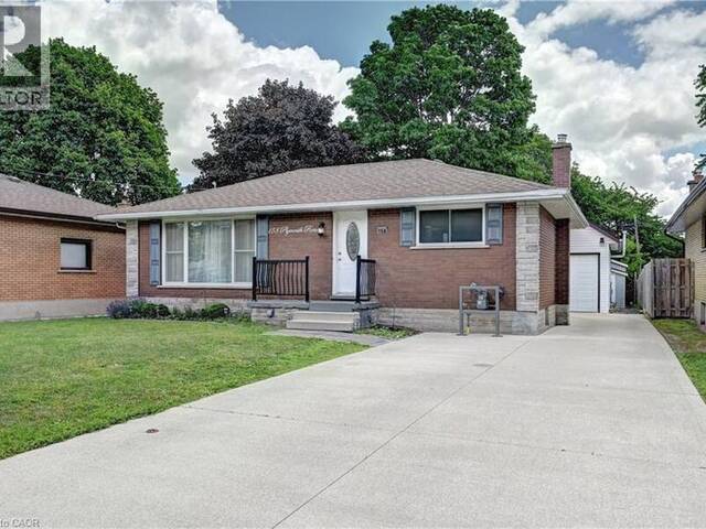 158 PLYMOUTH Road Kitchener Ontario, N2G 3G5 - 5 Bedrooms Home For Sale