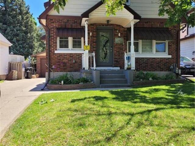 153 ARNOLD Street Kitchener Ontario, N2H 6E4 - 5 Bedrooms Home For Sale