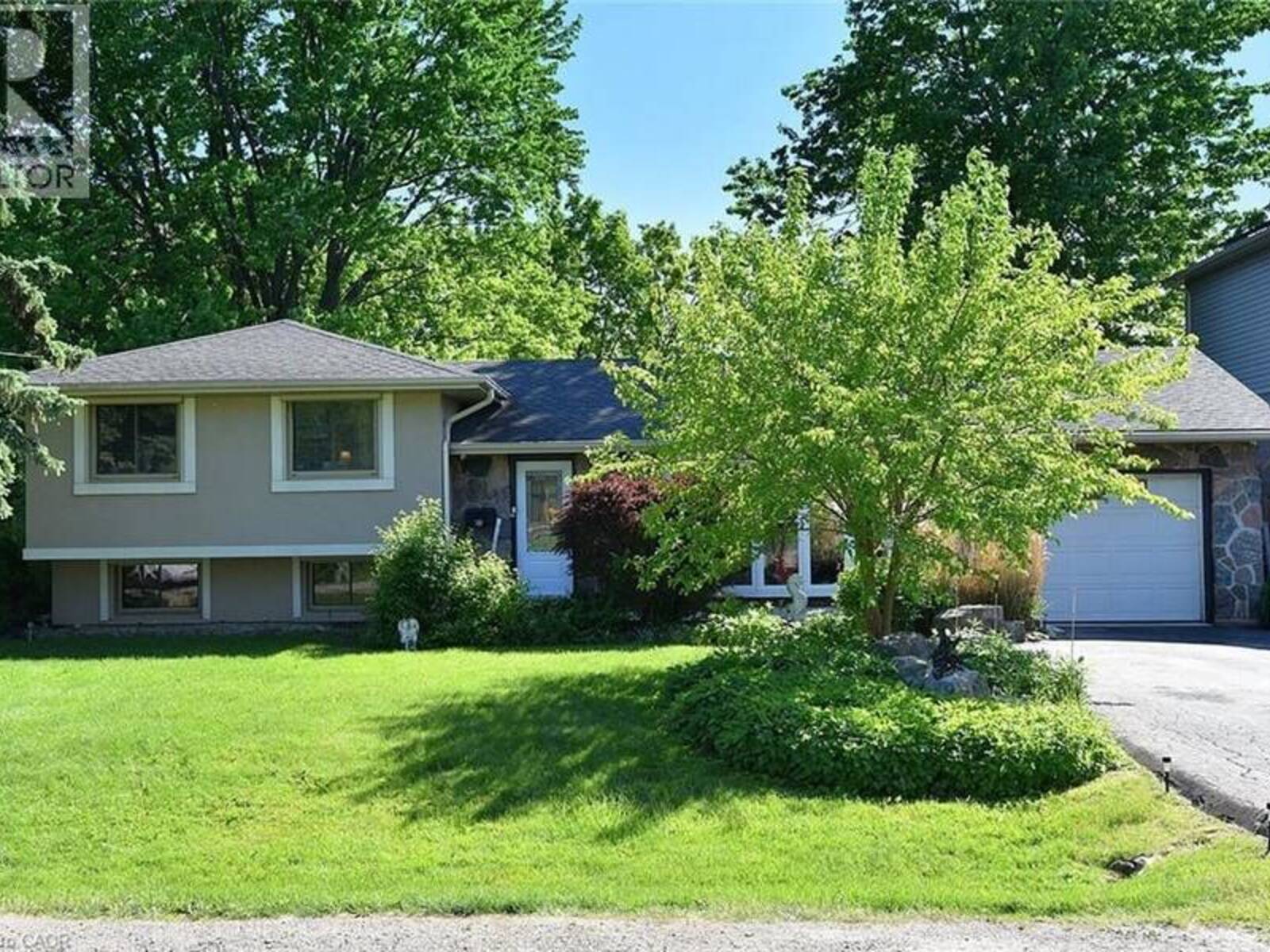 18 DENNIS Avenue, Waterdown, Ontario L9H 7G2
