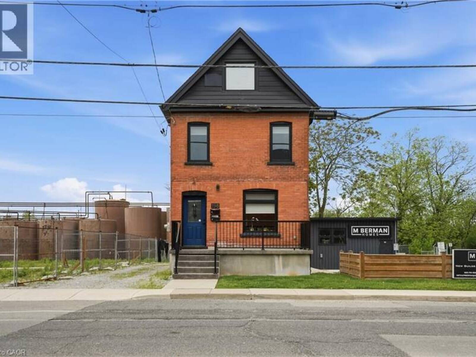 198 DUNDURN Street S, Hamilton, Ontario L8P 4K3