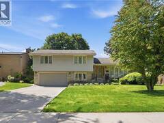 7 BRAEMAR Place Hamilton Ontario, L9C 1C9
