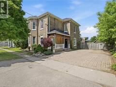 86 OAK Street Brantford Ontario, N3T 2B3