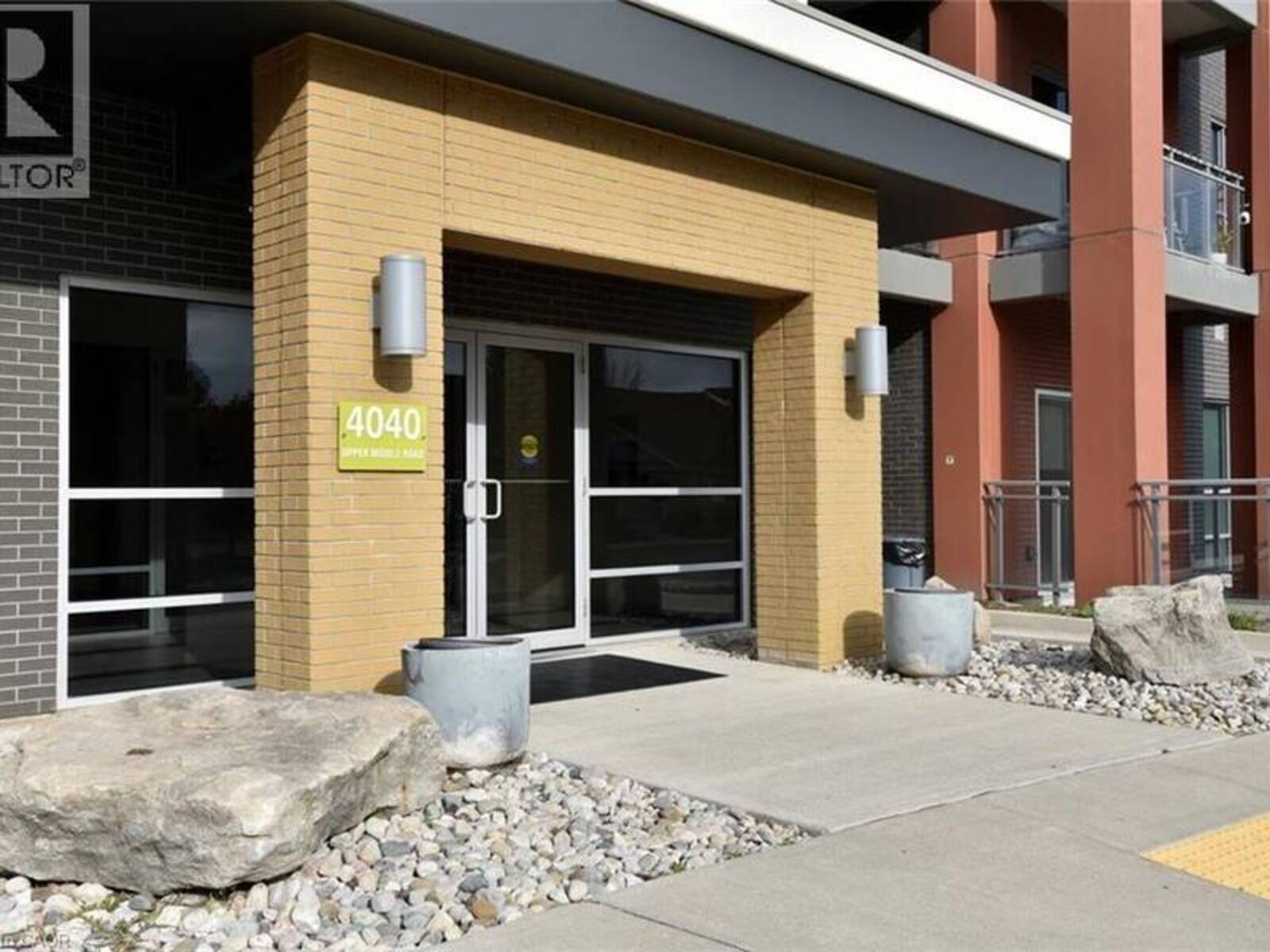 4040 UPPER MIDDLE Road Unit# 105, Burlington, Ontario L7M 0H2