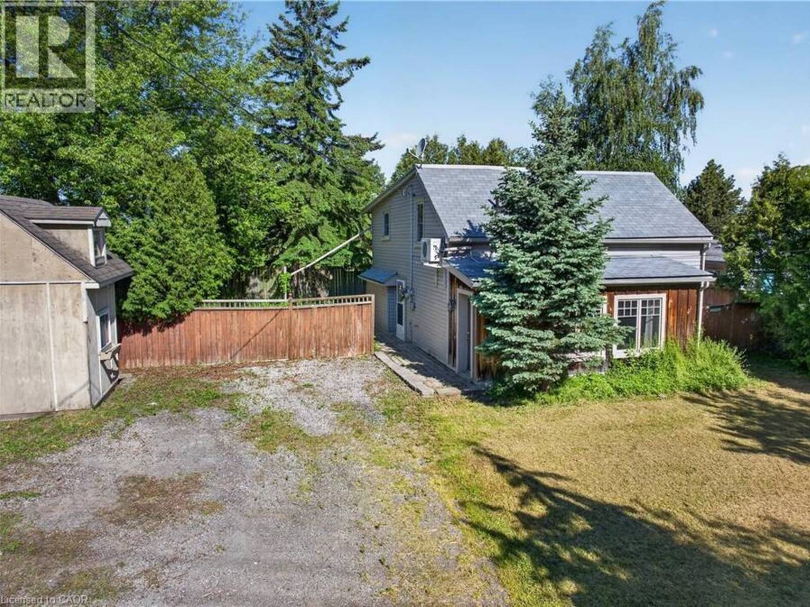 126 MOUNTAIN Street, Grimsby, Ontario L3M 4E7