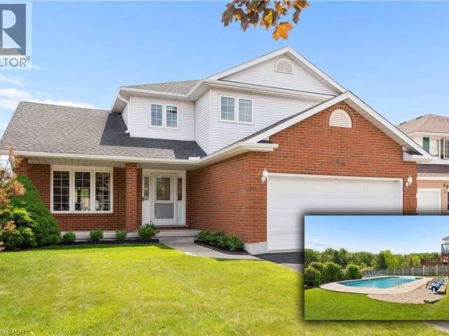 44 TAMI Court Kitchener Ontario, N2B 3V2 - 5 Bedrooms Home For Sale