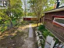 27 OAK Street | Kitchener Ontario | Slide Image Thirteen