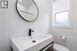 204 BALSAM Avenue S | Hamilton Ontario | Slide Image Thirteen